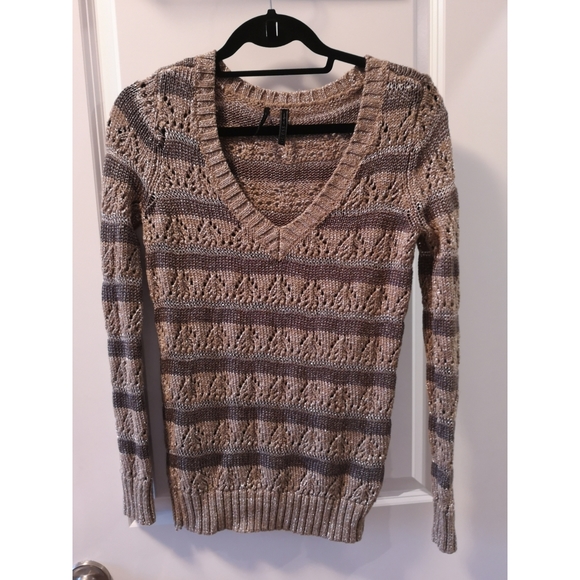 Guess Sweater with Sparkle Thread - Picture 1 of 1